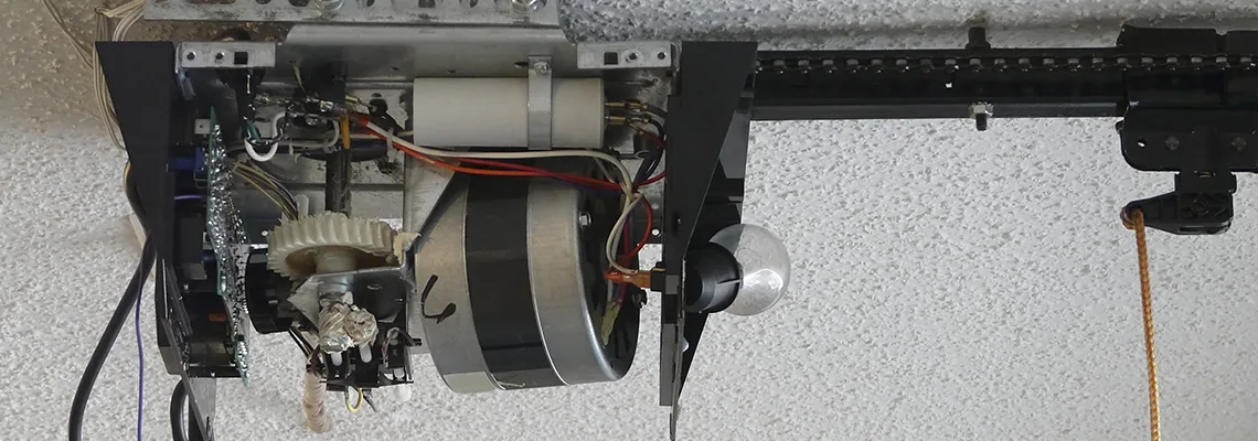 Sliding Garage Door Humming Noise Repair in Riverview, Florida